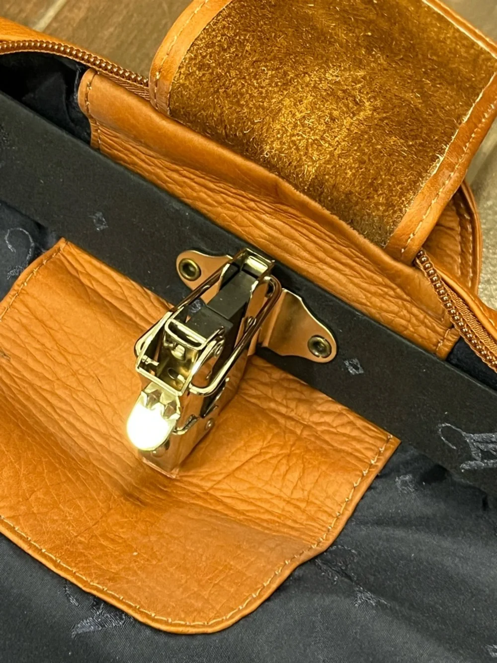 Links Kings Leather Garment Bag